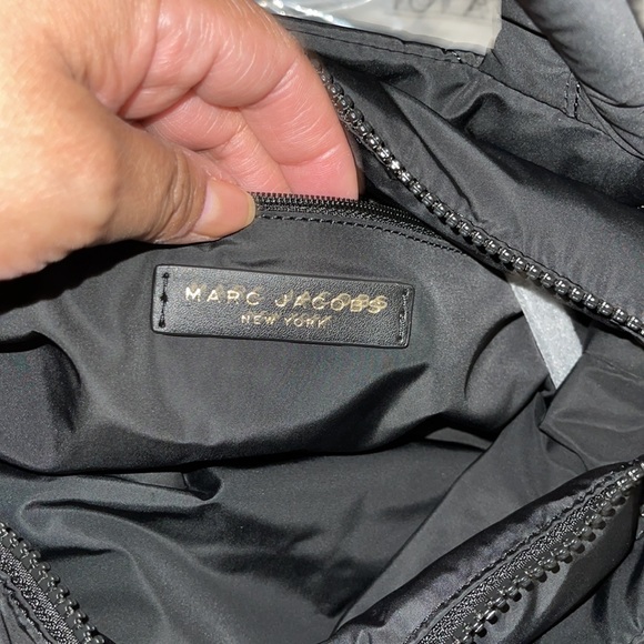 Marc Jacobs nylon black mini tote adjustable strap to a bag NWT Beautiful bag - Picture 6 of 11